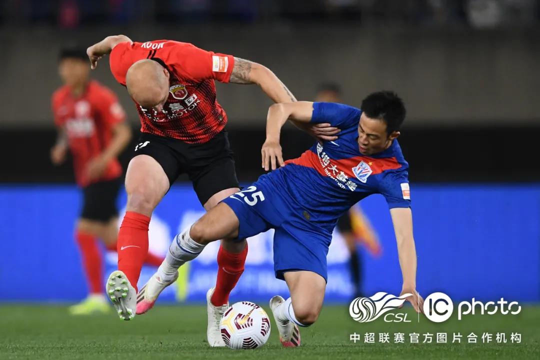 يوفنتوس 1 - 1 إنترمباراة مثيرة تنتهي بالتعادل في ديربي إيطاليا
